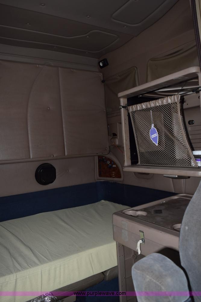 image for item K2357 2007 International 9400i semi truck