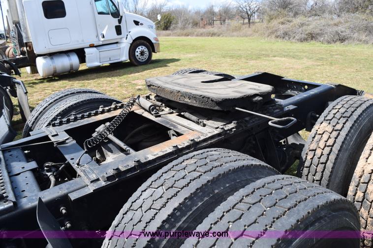 image for item K2357 2007 International 9400i semi truck