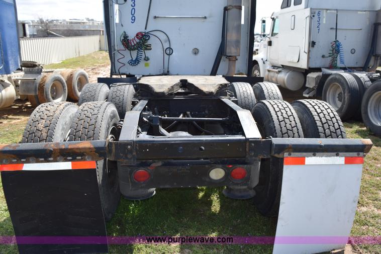 image for item K2357 2007 International 9400i semi truck