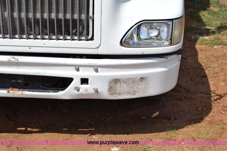 image for item K2357 2007 International 9400i semi truck