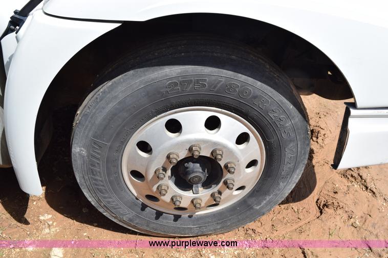 image for item K2357 2007 International 9400i semi truck