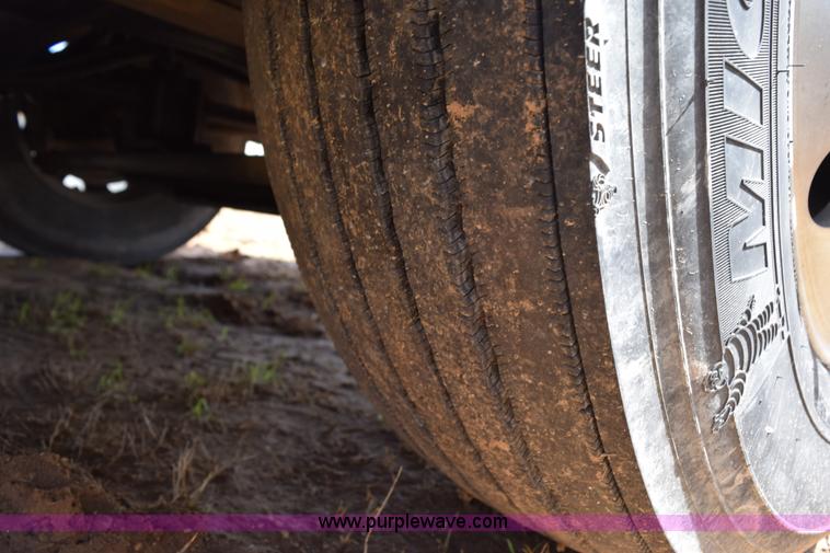 image for item K2357 2007 International 9400i semi truck