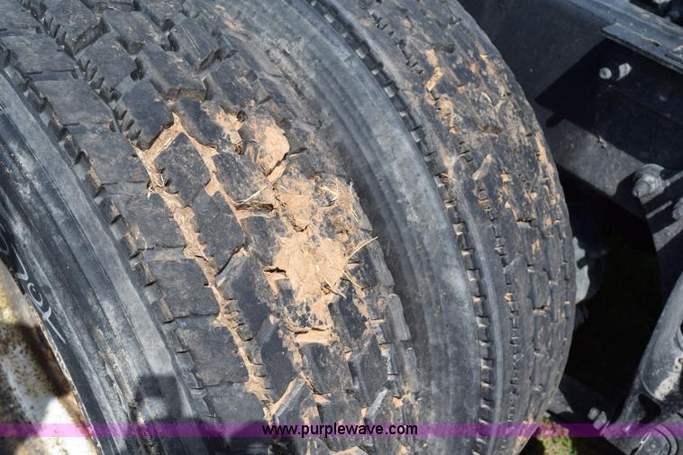 image for item K2357 2007 International 9400i semi truck