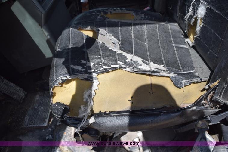 image for item K2358 1996 Mack CH613 semi truck