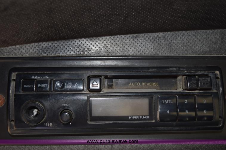 image for item K2358 1996 Mack CH613 semi truck