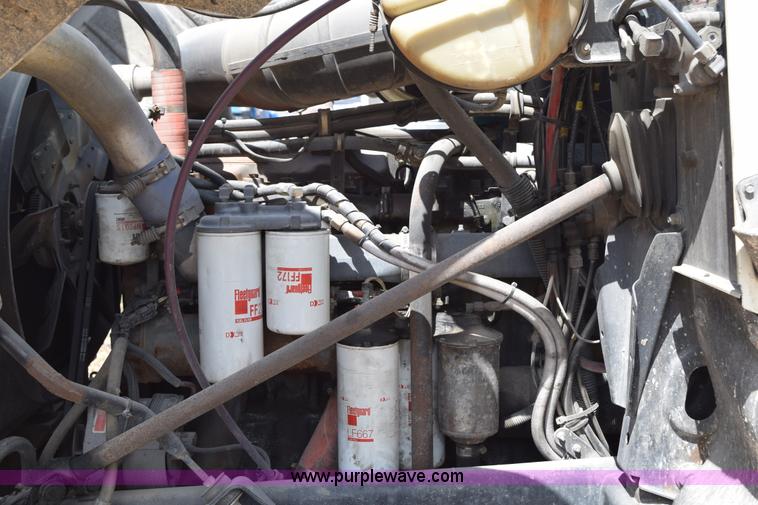 image for item K2358 1996 Mack CH613 semi truck