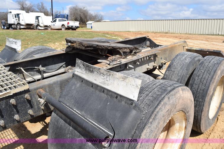 image for item K2358 1996 Mack CH613 semi truck