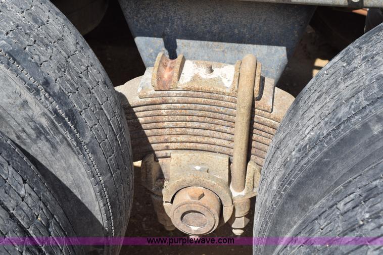 image for item K2358 1996 Mack CH613 semi truck