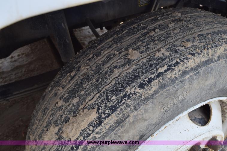 image for item K2358 1996 Mack CH613 semi truck