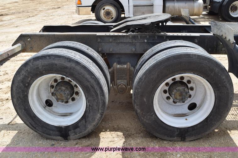 image for item K2358 1996 Mack CH613 semi truck