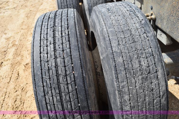 image for item K2358 1996 Mack CH613 semi truck