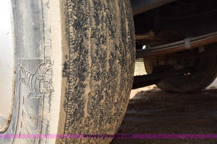 image for item K2358 1996 Mack CH613 semi truck