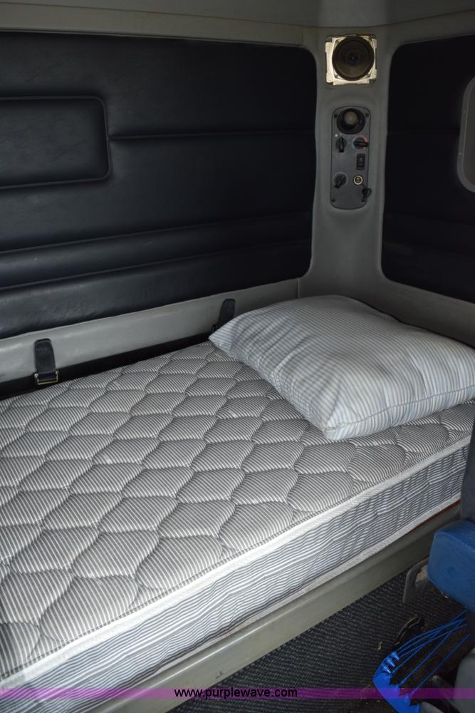 image for item K2359 2001 Freightliner C120 semi truck