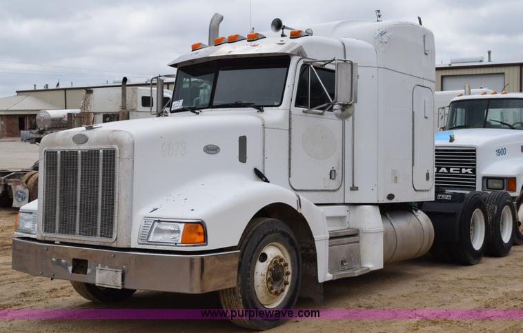 image for item K2360 1998 Peterbilt 377 semi truck