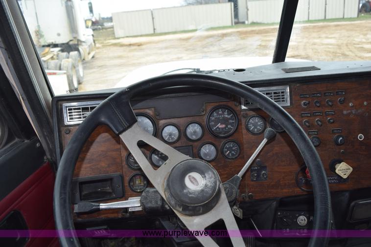 image for item K2360 1998 Peterbilt 377 semi truck