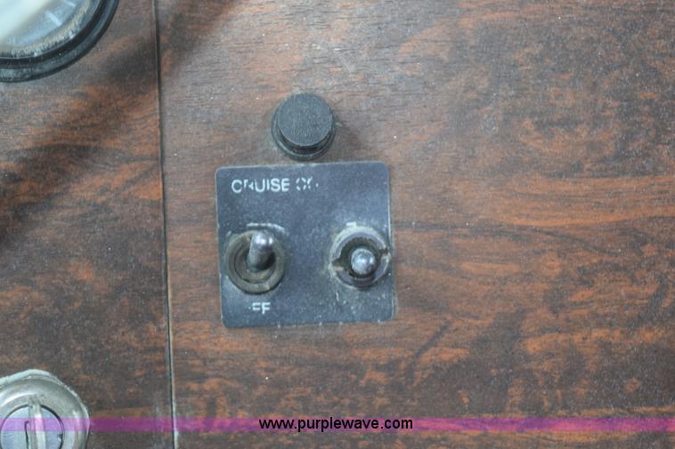 image for item K2360 1998 Peterbilt 377 semi truck