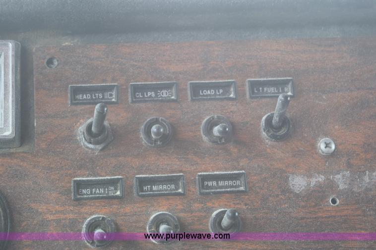 image for item K2360 1998 Peterbilt 377 semi truck