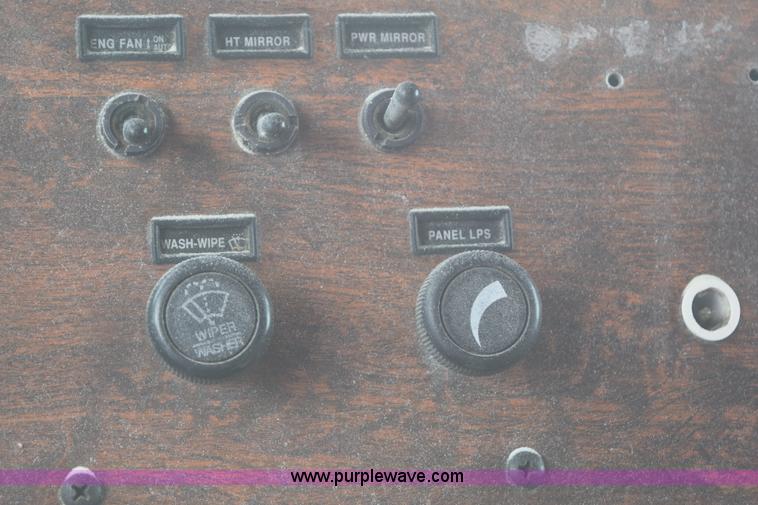 image for item K2360 1998 Peterbilt 377 semi truck