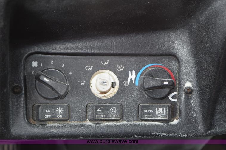 image for item K2360 1998 Peterbilt 377 semi truck