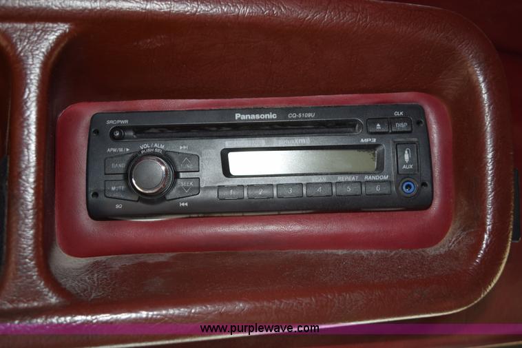 image for item K2360 1998 Peterbilt 377 semi truck