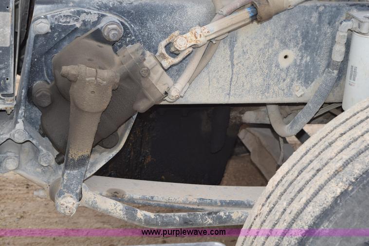 image for item K2360 1998 Peterbilt 377 semi truck