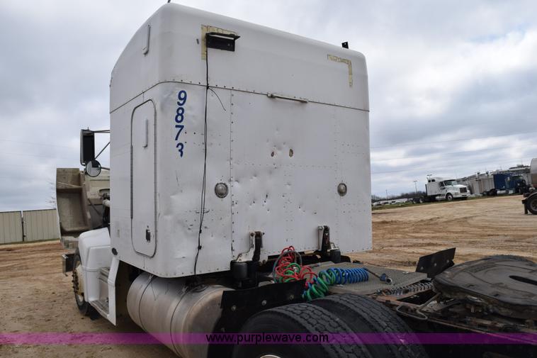image for item K2360 1998 Peterbilt 377 semi truck