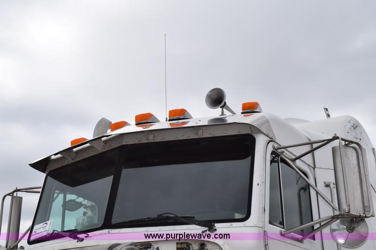 image for item K2360 1998 Peterbilt 377 semi truck