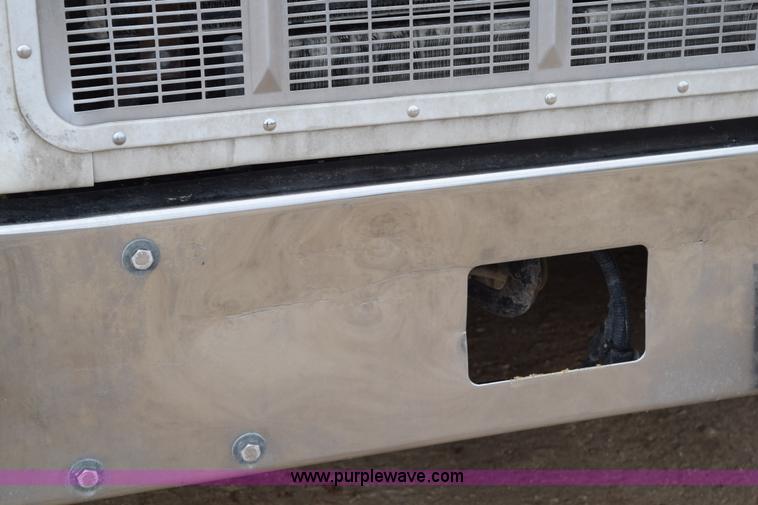 image for item K2360 1998 Peterbilt 377 semi truck