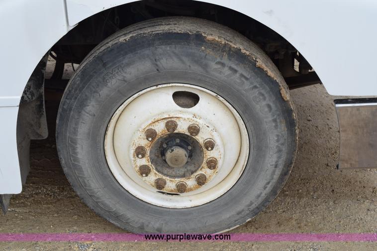 image for item K2360 1998 Peterbilt 377 semi truck