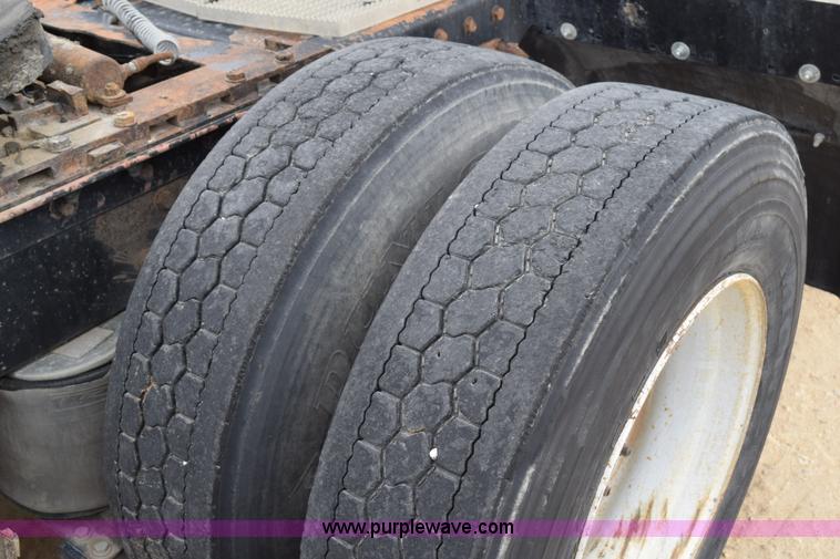 image for item K2360 1998 Peterbilt 377 semi truck