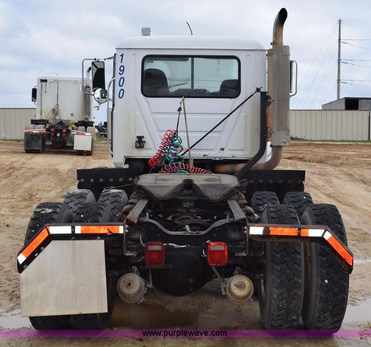 image for item K2361 1997 Mack CH613 semi truck