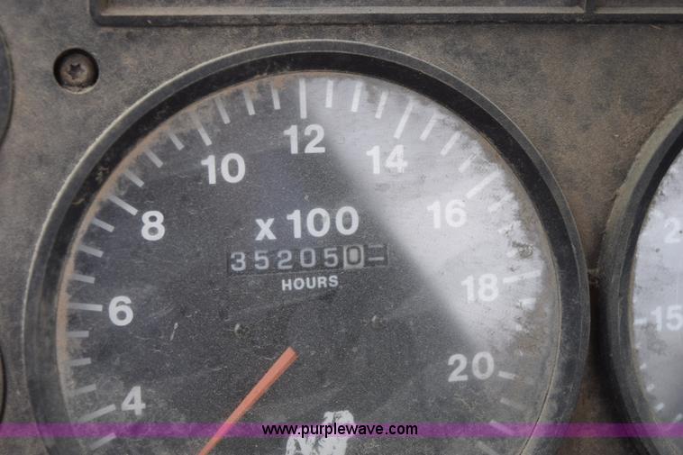 image for item K2361 1997 Mack CH613 semi truck