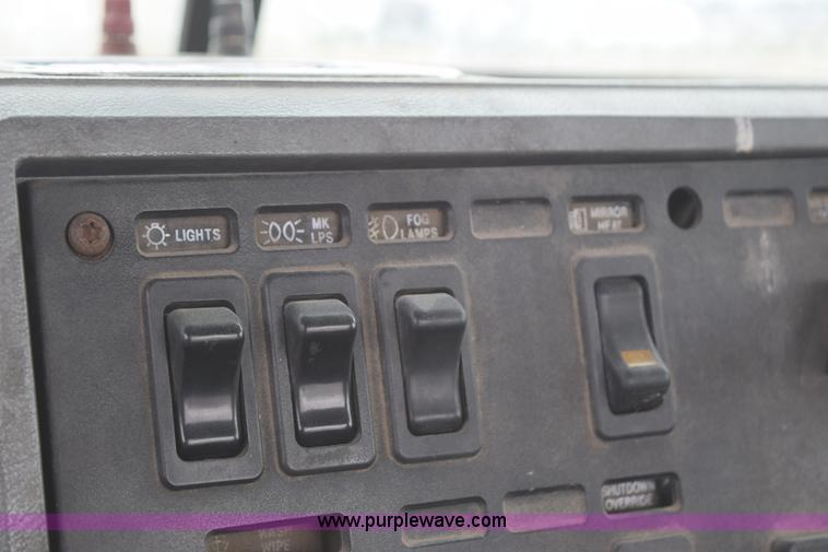 image for item K2361 1997 Mack CH613 semi truck