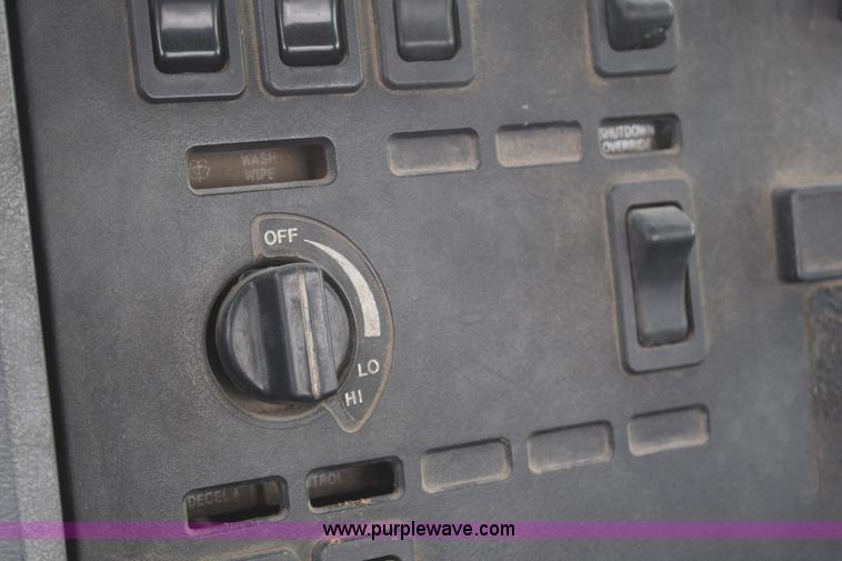 image for item K2361 1997 Mack CH613 semi truck