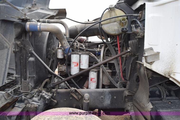 image for item K2361 1997 Mack CH613 semi truck