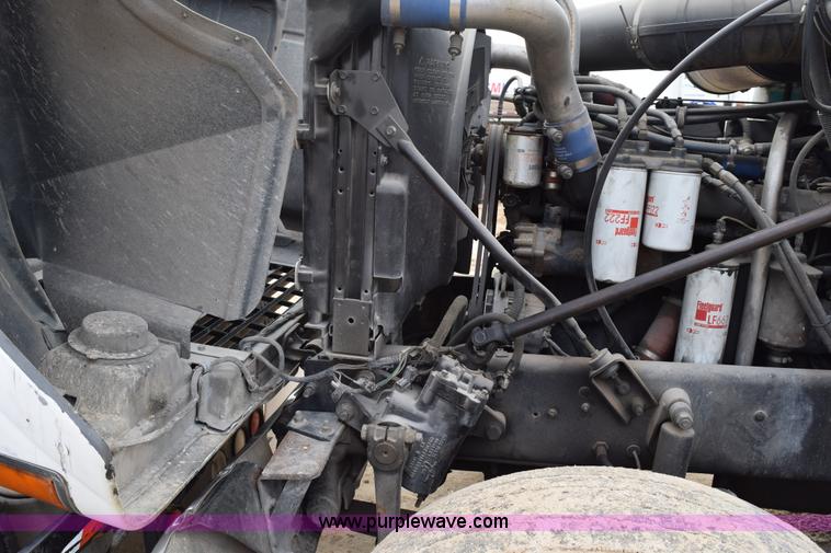 image for item K2361 1997 Mack CH613 semi truck