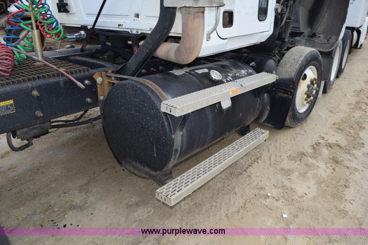 image for item K2361 1997 Mack CH613 semi truck