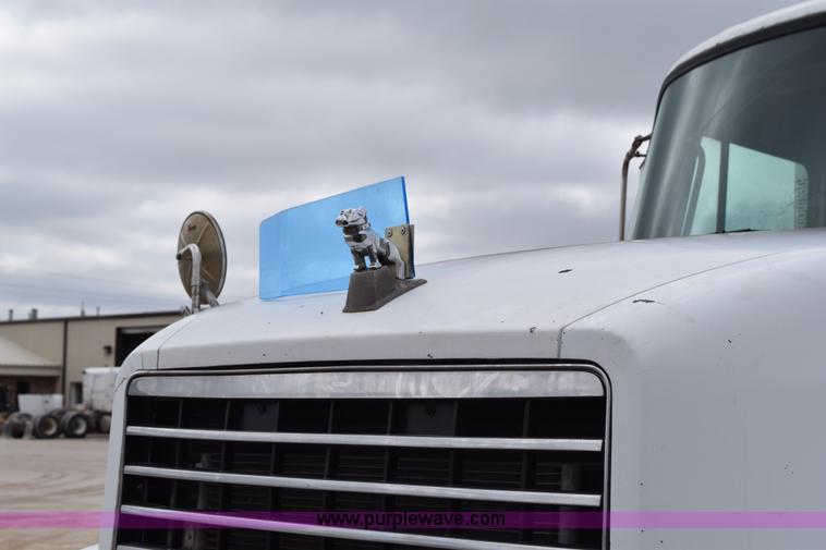 image for item K2361 1997 Mack CH613 semi truck