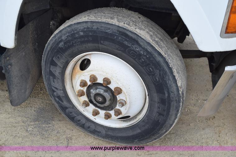 image for item K2361 1997 Mack CH613 semi truck