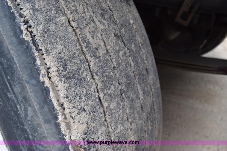 image for item K2361 1997 Mack CH613 semi truck