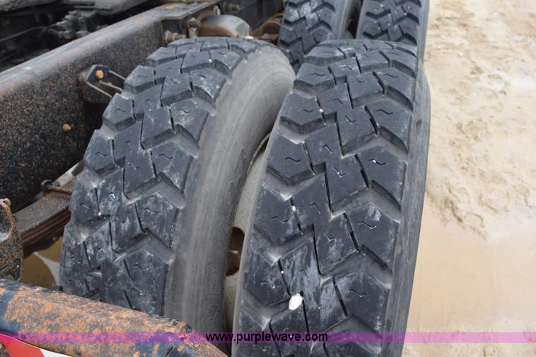 image for item K2361 1997 Mack CH613 semi truck