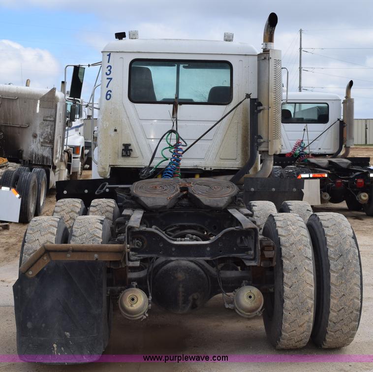 image for item K2362 1996 Mack CH613 semi truck