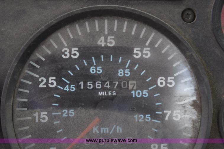 image for item K2362 1996 Mack CH613 semi truck