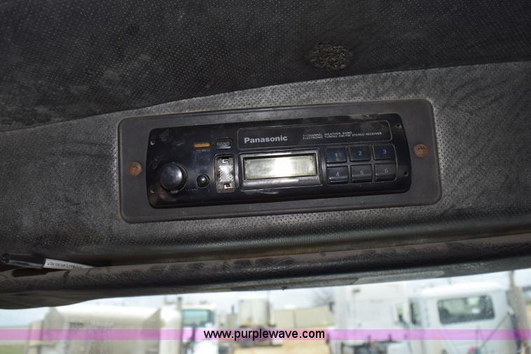 image for item K2362 1996 Mack CH613 semi truck