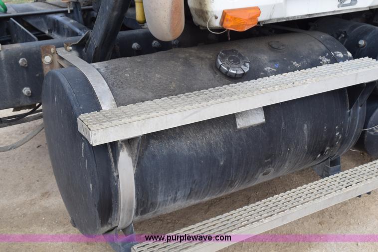 image for item K2362 1996 Mack CH613 semi truck