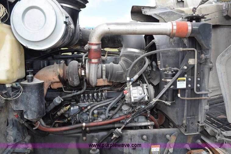 image for item K2362 1996 Mack CH613 semi truck