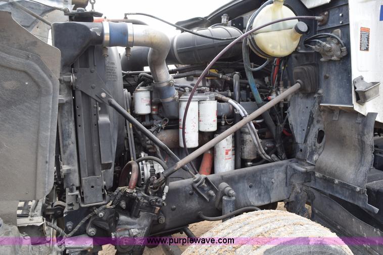 image for item K2362 1996 Mack CH613 semi truck