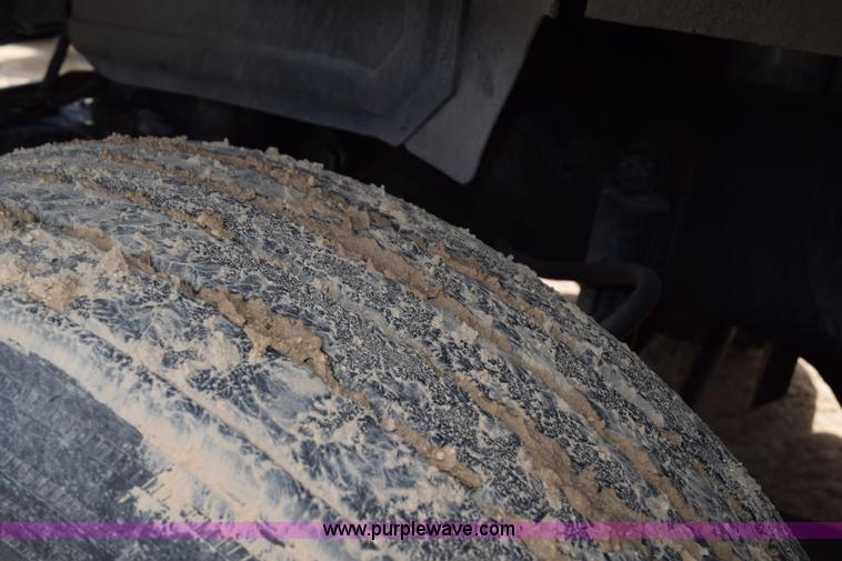 image for item K2362 1996 Mack CH613 semi truck