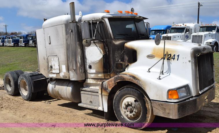 image for item K2363 2000 Peterbilt 377 semi truck