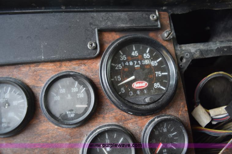 image for item K2363 2000 Peterbilt 377 semi truck